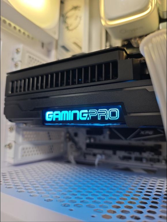 Видеокарта Palit GamingPro в собранном компьютере